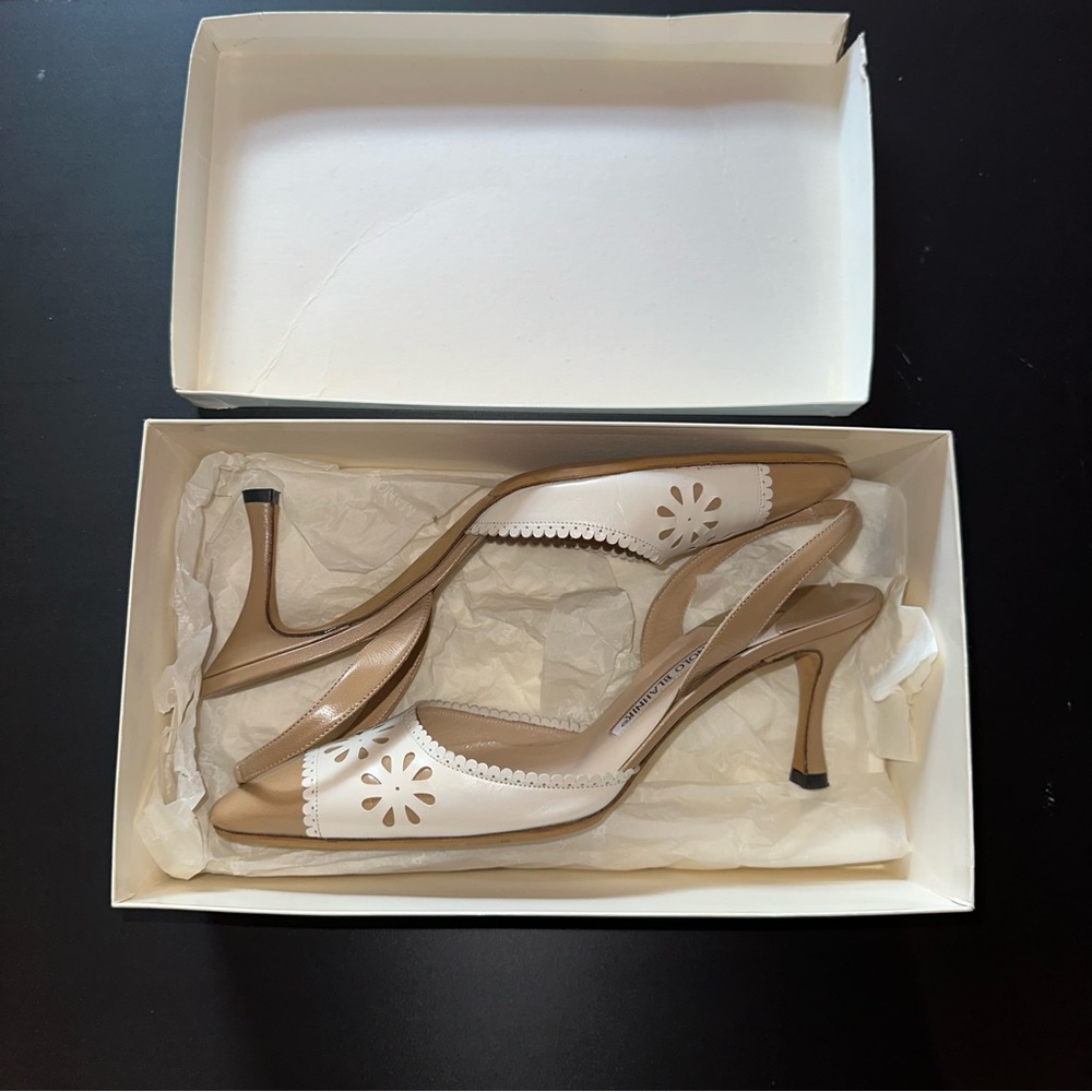 Rare Pristine Vintage Manolo Blahnik Gromet Slingback Heels